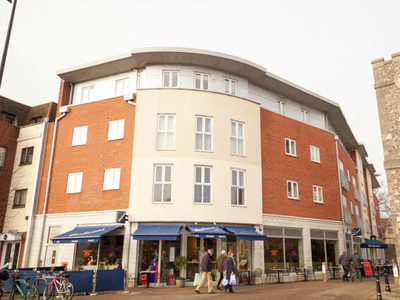 2 Bedroom Apartment For Rent In Chichester, West Sussex