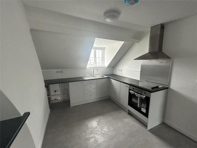 2 Bedroom Apartment For Rent In Honiton, Devon