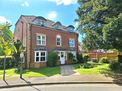 2 Bedroom Apartment For Rent In Horley