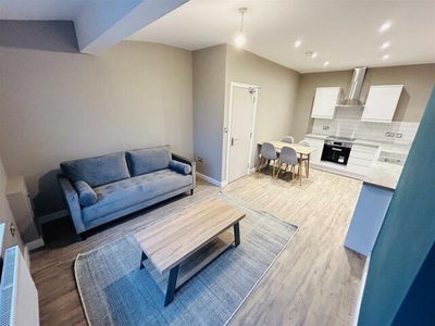 2 Bedroom Apartment For Rent In Hyde Park, Leeds