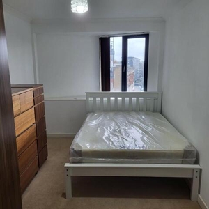 2 Bedroom Apartment For Rent In Ilford, London