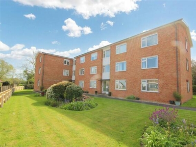 2 Bedroom Apartment For Sale In Ringwood, Hampshire