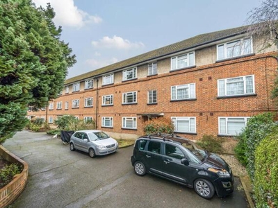 2 Bedroom Apartment Kingston Upon Thames Greater London