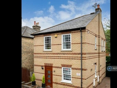 2 Bedroom Detached House For Rent In St. Albans