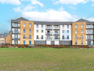 2 Bedroom Flat For Sale In Patchway, Bristol