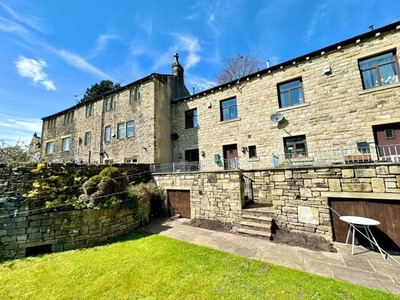 2 Bedroom House For Rent In West Yorkshire, Uk