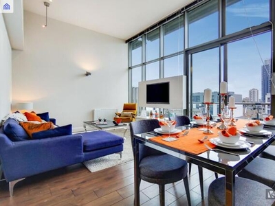 2 Bedroom Penthouse For Rent In Clerkenwell, London