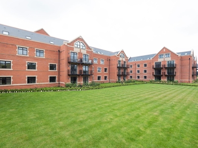 2 bedroom property for sale in 19 Lancaster House Marlborough Drive, Bushey, WD23