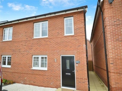 2 Bedroom Semi-detached House For Sale In Swadlincote, Derbyshire