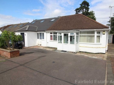 2 bedroom semi-detached house for sale Watford, WD19 5HF