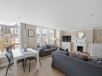 3 Bedroom Apartment Clapham Greater London