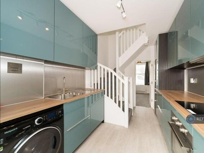 3 Bedroom End Of Terrace House For Rent In London