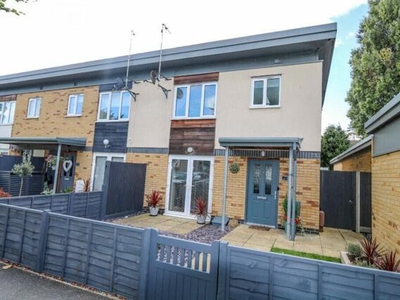 3 Bedroom End Of Terrace House For Sale In Eastwood Close