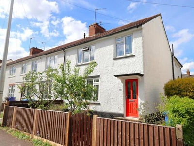 3 Bedroom End Of Terrace House For Sale In Farnborough