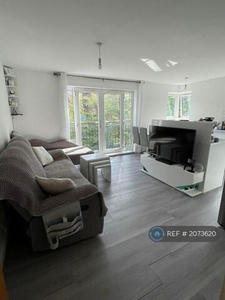 3 Bedroom Flat For Rent In Salford
