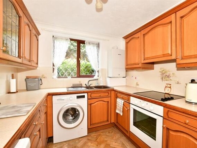 3 Bedroom Ground Floor Flat For Sale In Birchington