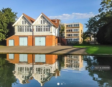 3 Bedroom Penthouse For Rent In Cambridge
