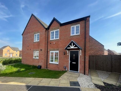 3 Bedroom Semi-detached House For Rent In New Rossington