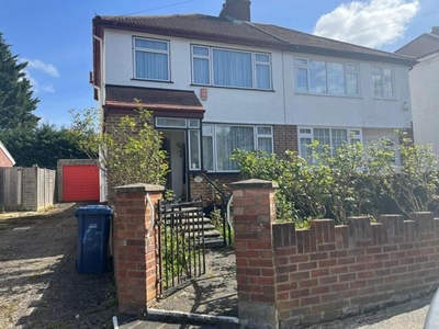 3 Bedroom Semi-detached House For Sale In Edgware