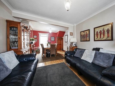 3 bedroom terraced house for sale London, E6 1BW