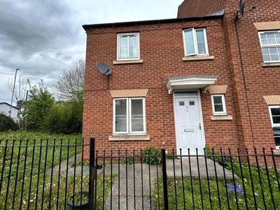 3 Bedroom Town House For Sale In Chesterfield, Derbyshire