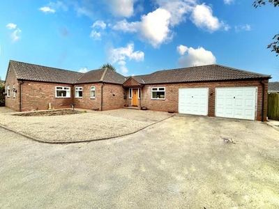 4 Bedroom Bungalow Driffield Gloucestershire