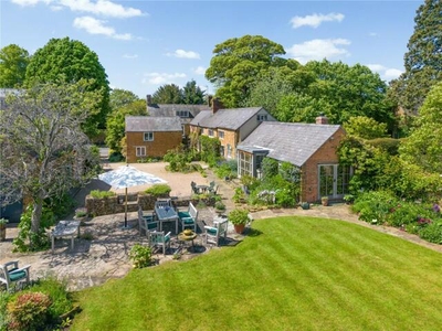 4 Bedroom Detached House For Sale In Banbury, Oxfordshire