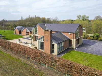 4 Bedroom Detached House For Sale In Bretherton