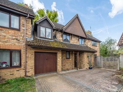 4 Bedroom End Of Terrace House For Sale In Woking