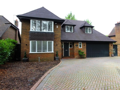4 bedroom luxury Detached House for sale in Chipstead, United Kingdom