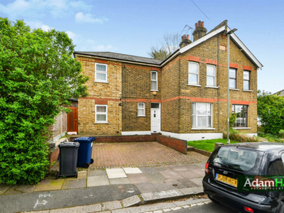 4 Bedroom Semi-detached House For Sale In East Finchley