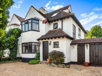 4 Bedroom Semi-detached House For Sale In Petts Wood, Orpington