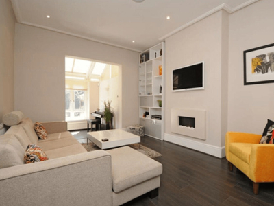 4 Bedroom Terraced House For Rent In West Hampstead