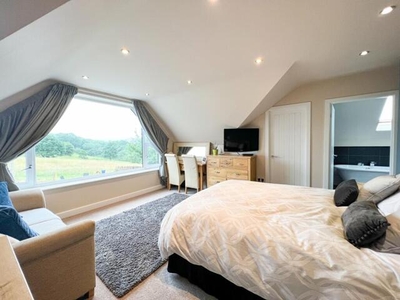 5 Bedroom Detached House For Sale In Berry Brow, Huddersfield