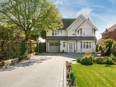5 Bedroom Detached House For Sale In Netley Abbey, Hampshire