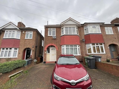 5 Bedroom House Woodford Greater London