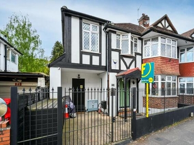 5 Bedroom Semi-detached House For Sale In West Wimbledon, London