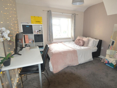 6 Bedroom House For Rent In Leeds, West Yorkshire