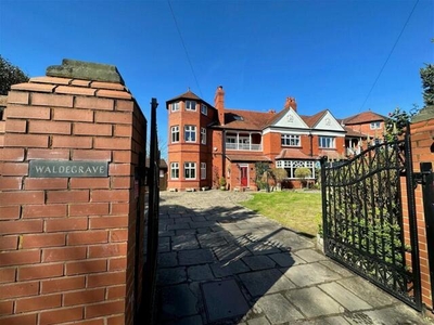 6 Bedroom House Maghull Sefton