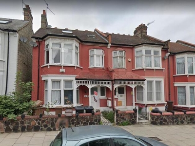 8 Bedroom Semi-detached House For Sale In Clapton