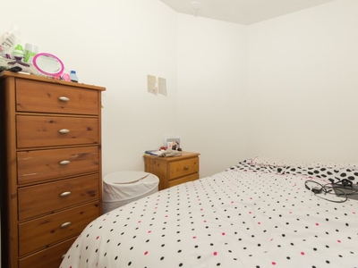 Rooms for rent in 6-bedroom Apartment in Lambeth, London