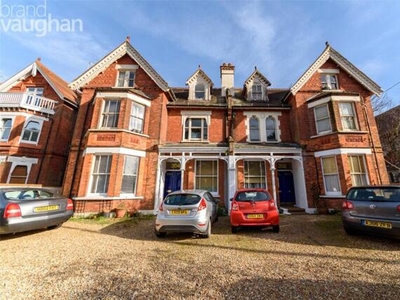 Semi-detached House For Rent In Brighton, East Sussex