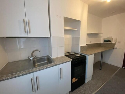 Studio Flat For Rent In Eastbourne, East Sussex