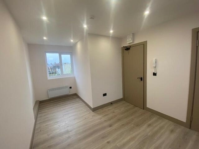 Studio Flat For Rent In Harrow, Middlesex