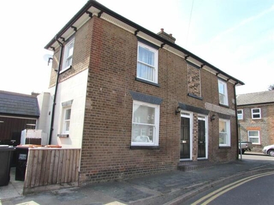 Terraced House For Rent In Dunstable