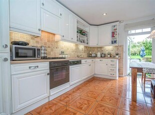 1 Bedroom Apartment For Sale In Highgate, London
