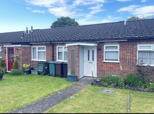 1 bedroom bungalow for sale in Mount View, London Colney, AL2