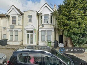 1 bedroom flat for rent in Hewett Road, Portsmouth, PO2