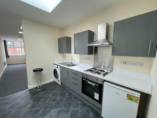 1 bedroom flat for rent in Montague Road, Clarendon Park, Leicester, LE2