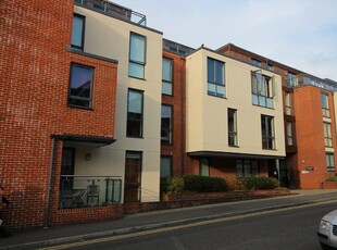 1 bedroom flat for rent in Printing House Square, Martyr Road, GU1